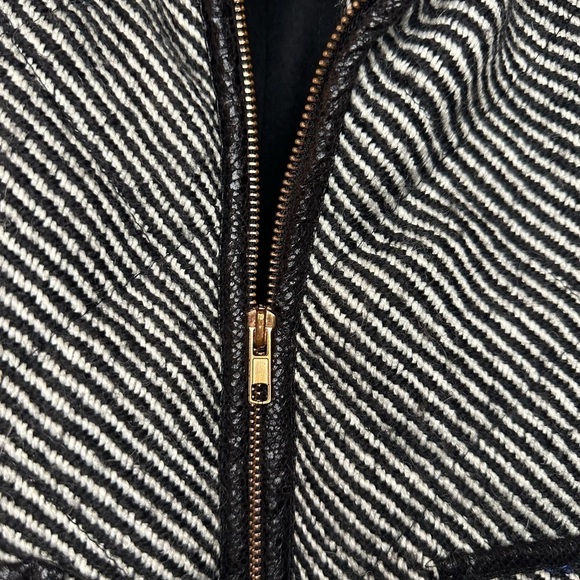 Peach Love California Black and White Vest - Picture 3 of 7